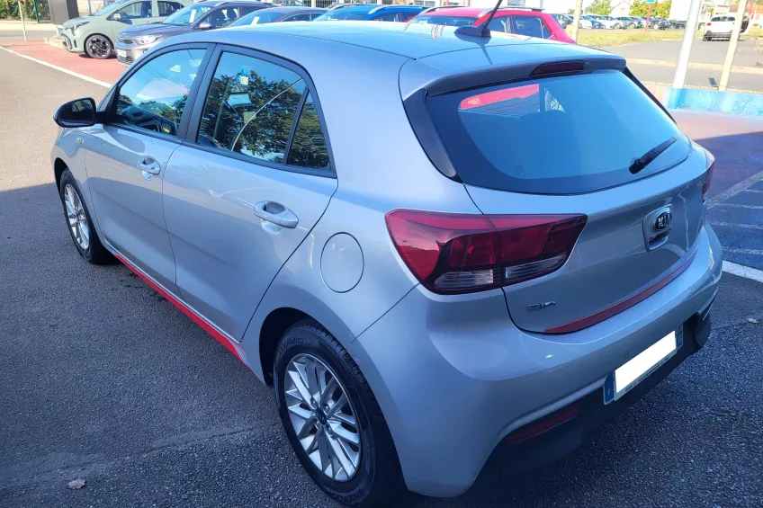 Kia Rio 1.2 16s 84cv design 