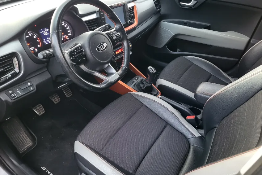 Kia STONIC 1.0 TGDI 100CV BV5 DESIGN + ATTELAGE