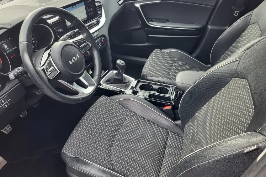 Kia XCEED 1.6 crdi 16S DESIGN 136 CV  + TOIT PANO.