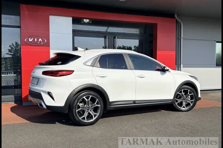 Kia XCEED PHEV 1.6i 141 Ch Black & White Dct6