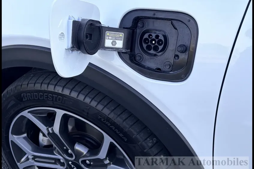 Kia XCEED PHEV 1.6i 141 Ch Black & White Dct6