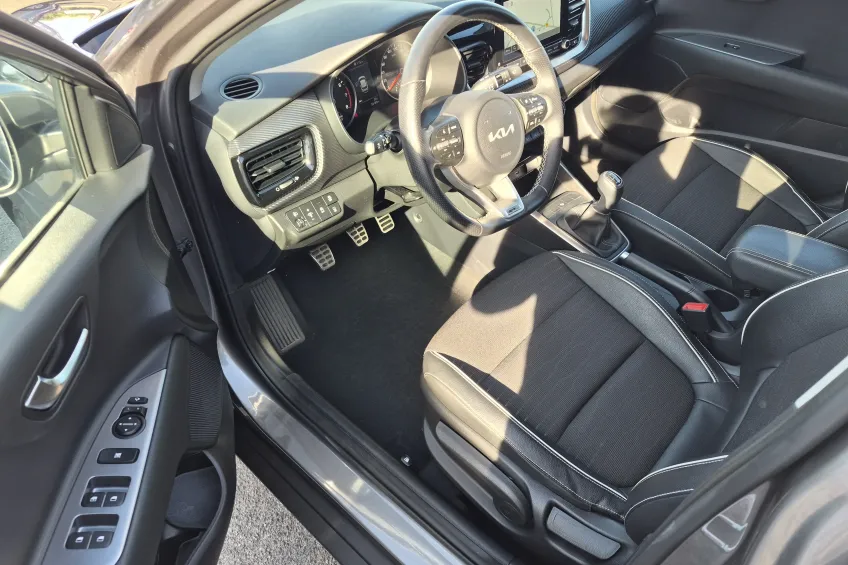 Kia Stonic STONIC GT LINE 100 BVM6