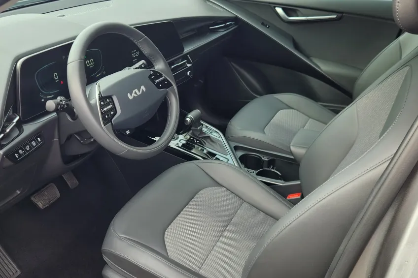 Kia Niro hybride 1.6 GDI 129 CV DCT6 ACTIVE + PACK CONFORT + ATELAGE